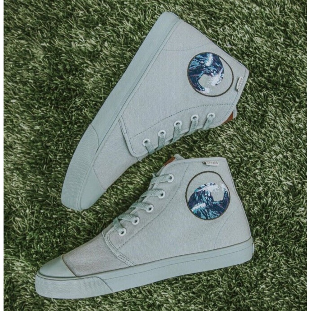 Bangs Lagoon Wave Embroidered Hi Top Casual Sneakers‎ Green Womens 7